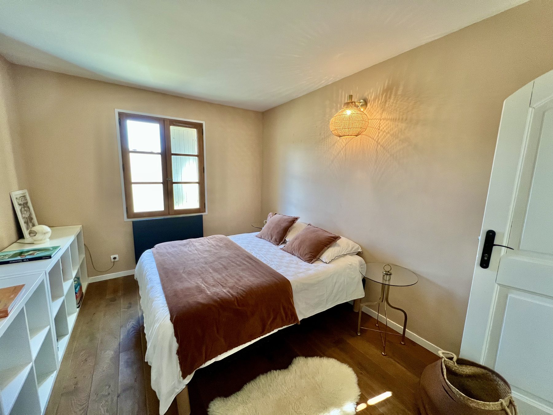 Chambre lumineuse — villa Haute-Provence